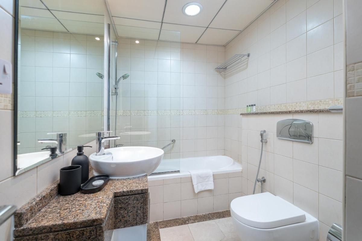 Apartment Charming Studio Apartment, With Easy Beach Access In Marina