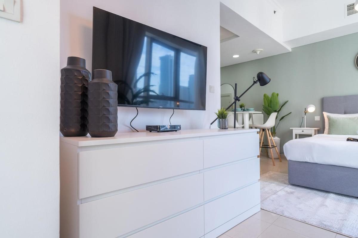 Charming Studio Apartment, With Easy Beach Access In Marina * Dubai