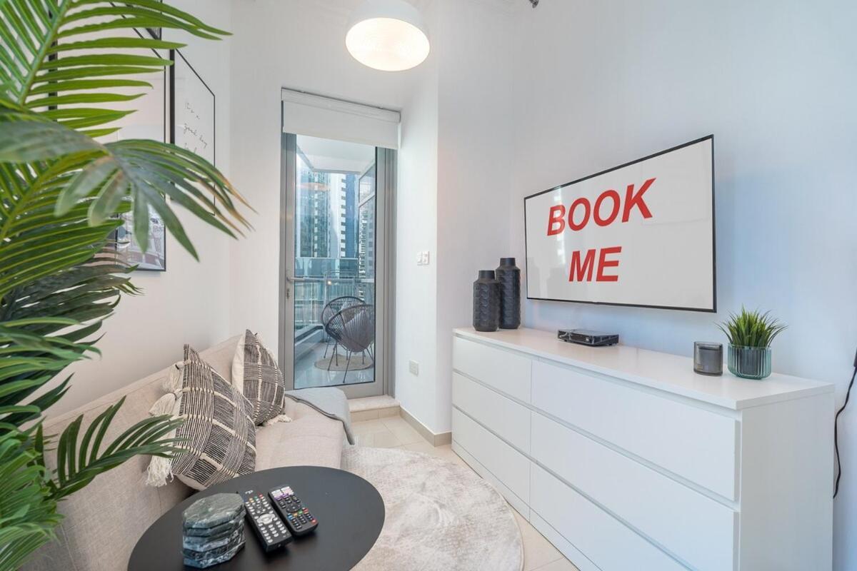 Apartment Charming Studio Apartment, With Easy Beach Access In Marina *